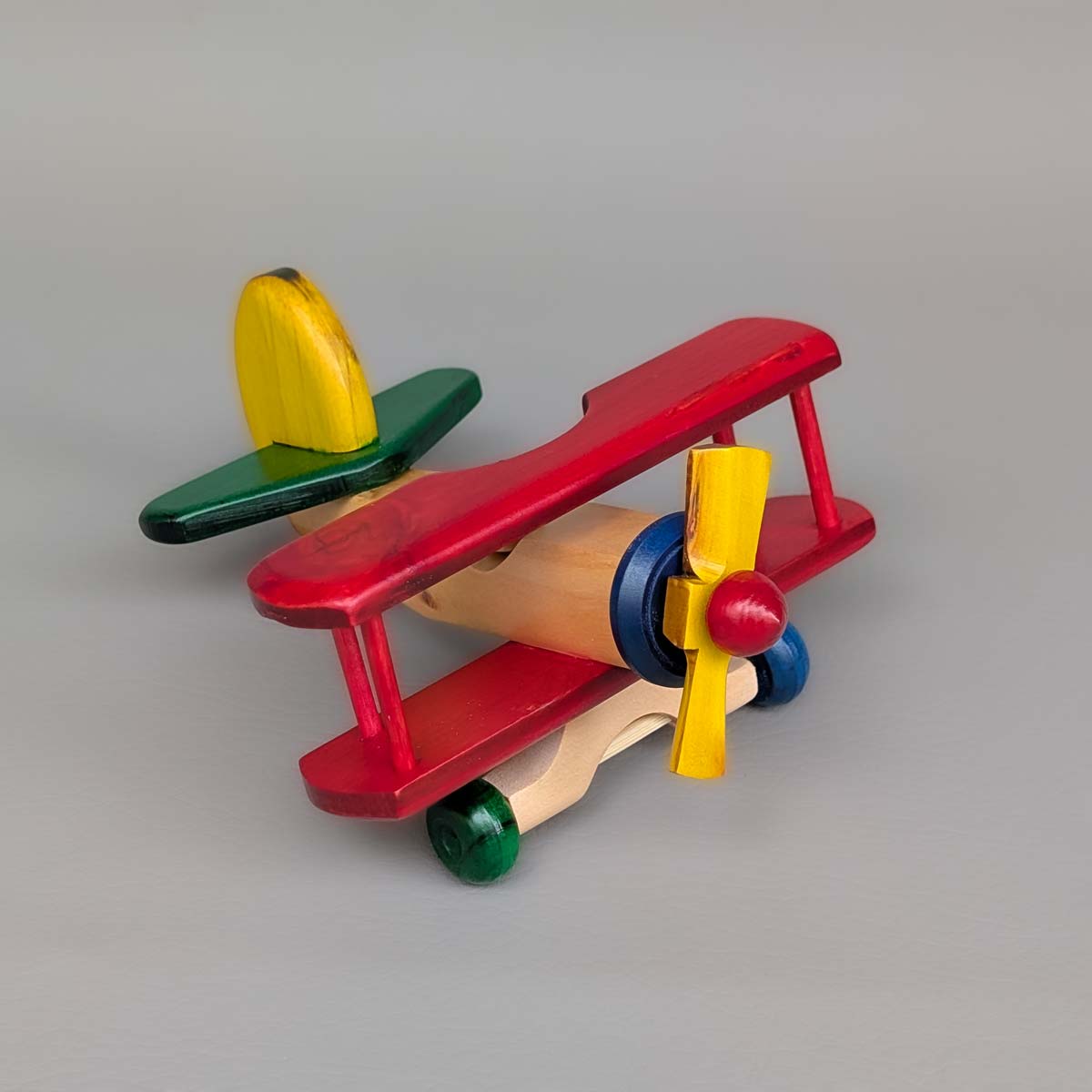 Avión biplano pequeño