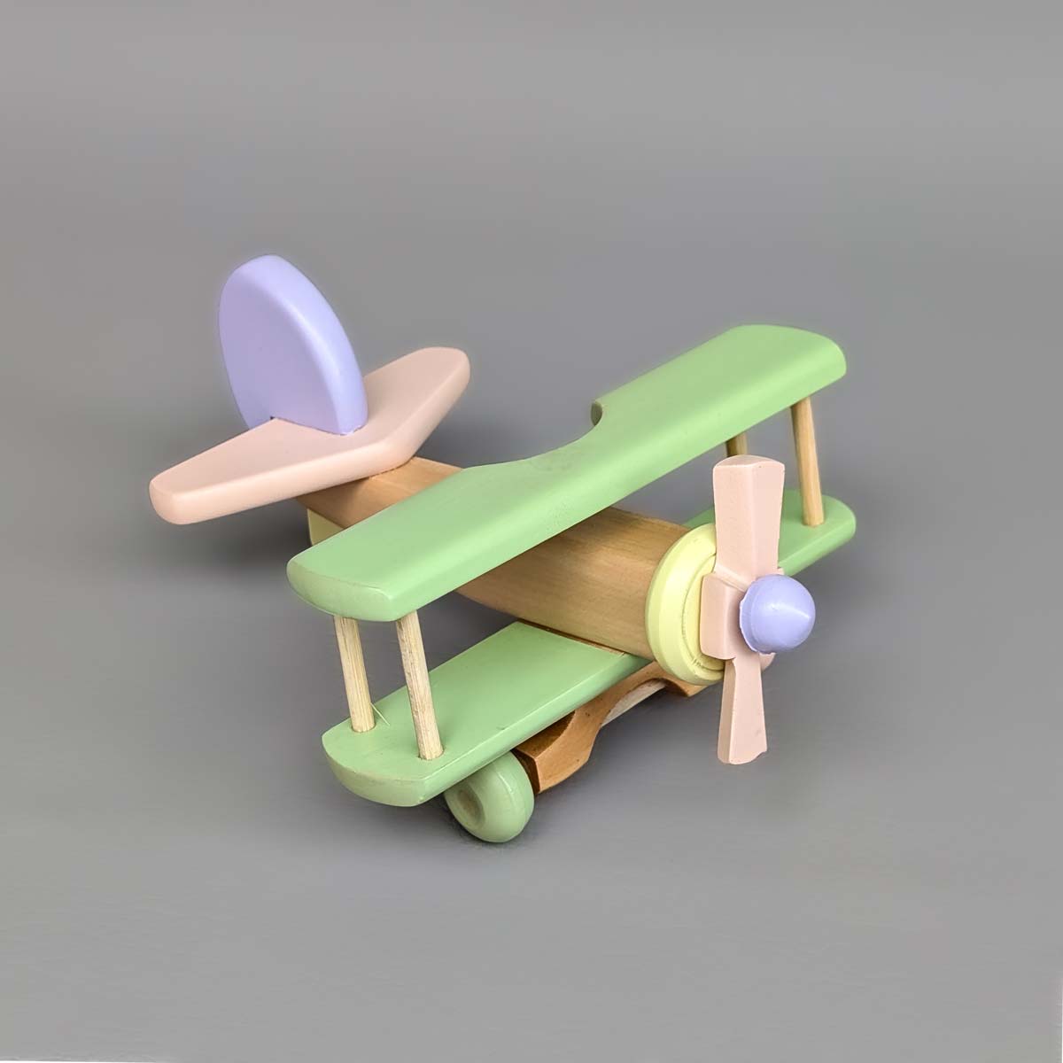 Avión biplano pequeño