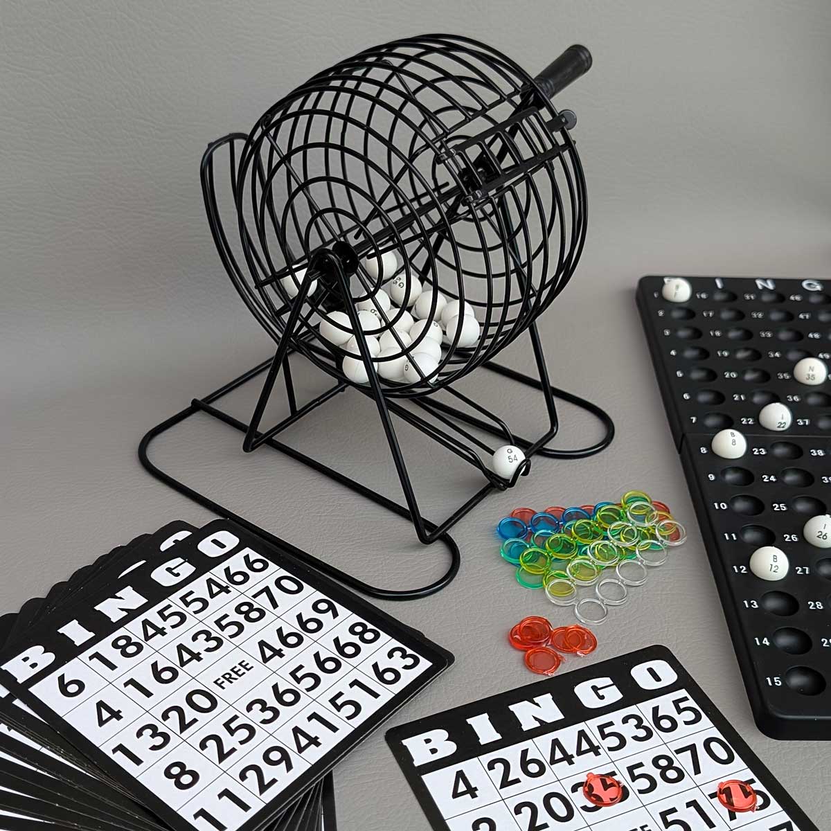 Juego de mesa Bingo clásico, ideal para reuniones familiares y diversión grupal