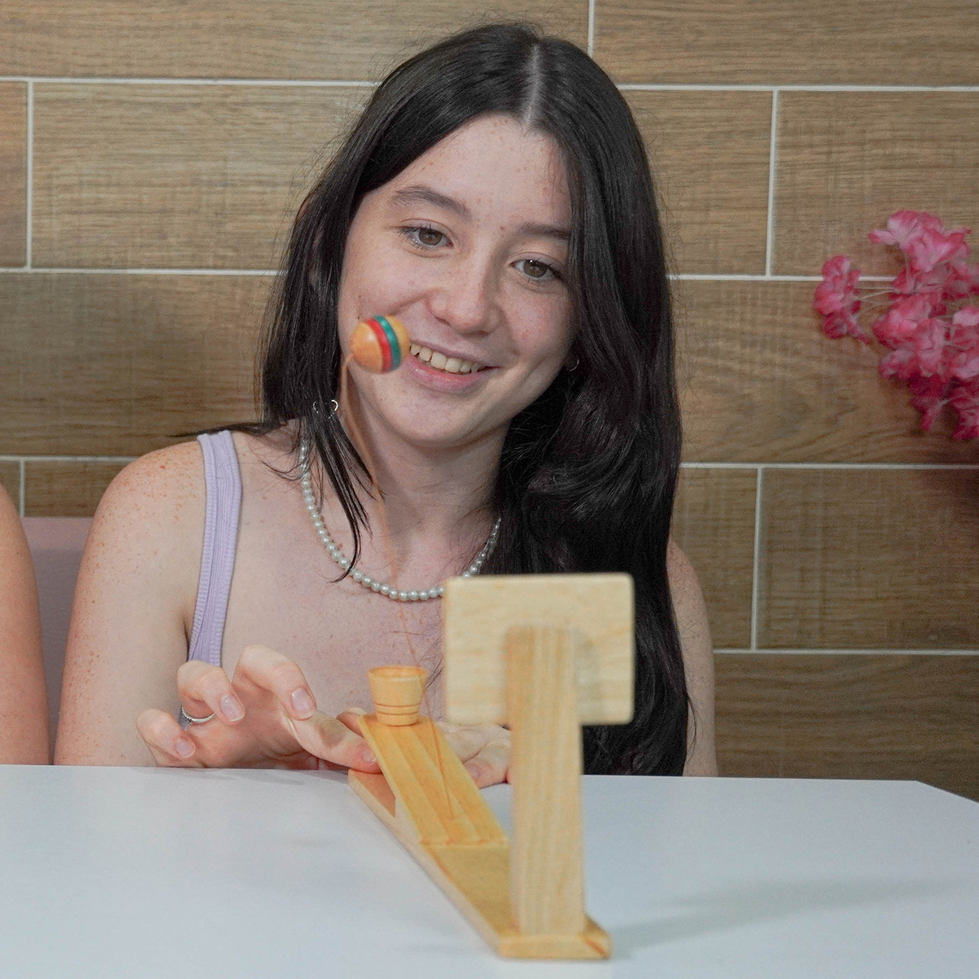 Juego de la cesta - baloncesto / catapulta de madera