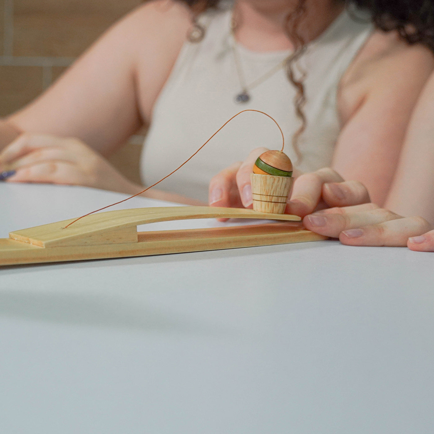 Juego de la cesta - baloncesto / catapulta de madera