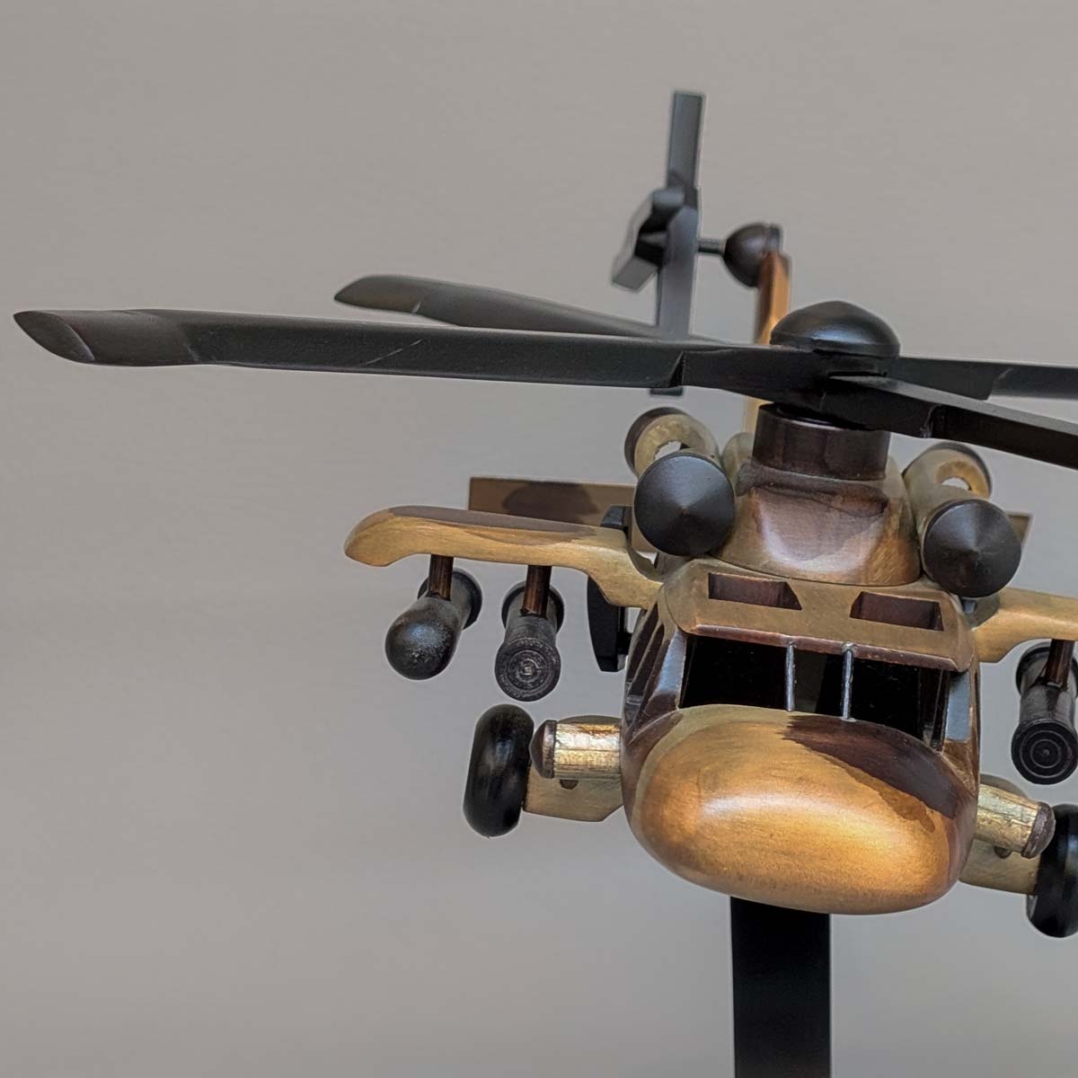Helicóptero de Colección - Modelo: Arpía AH-60L