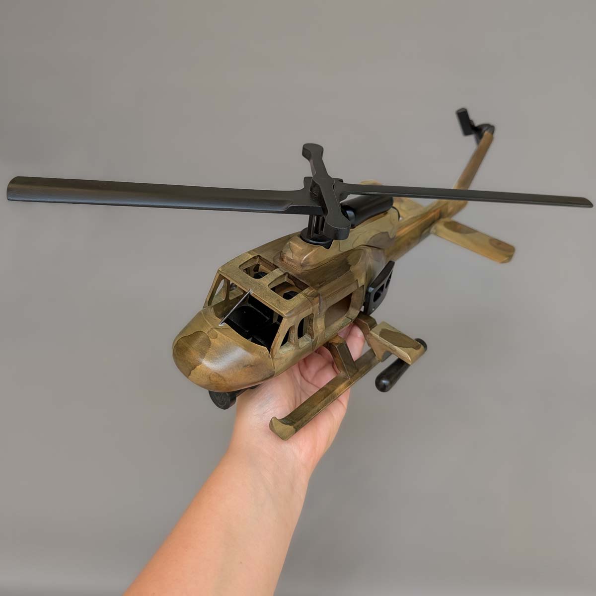 Helicóptero de Colección - Modelo: Bell artillado