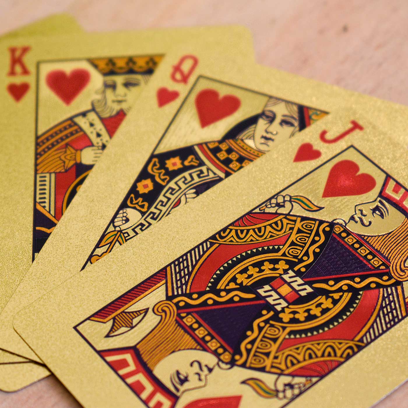 Juego de cartas póker doradas impermeables, diseño elegante y resistente al agua para partidas duraderas