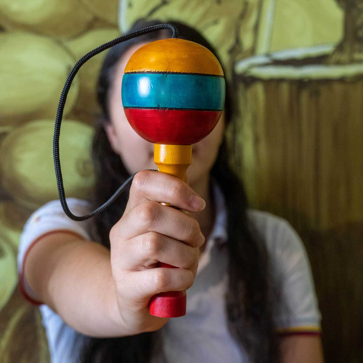 Balero | coca | pirinola de madera artesanal, juego tradicional colombiano que desarrolla coordinación y precisión