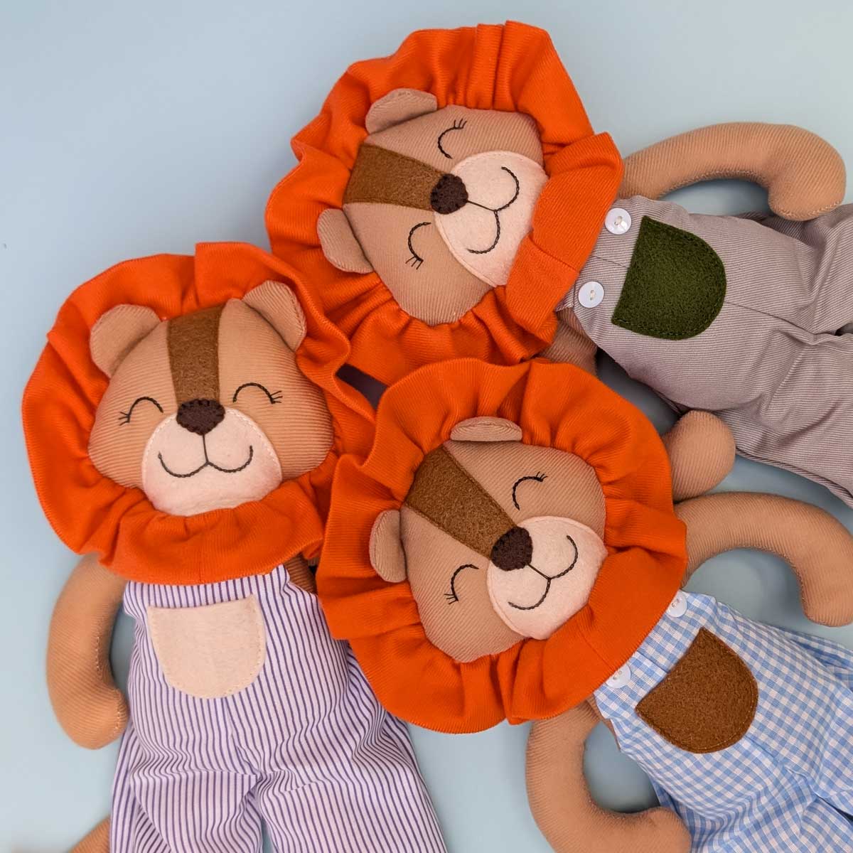 Peluche león hecho a mano en Colombia, ideal para estimular el afecto y el juego en niños