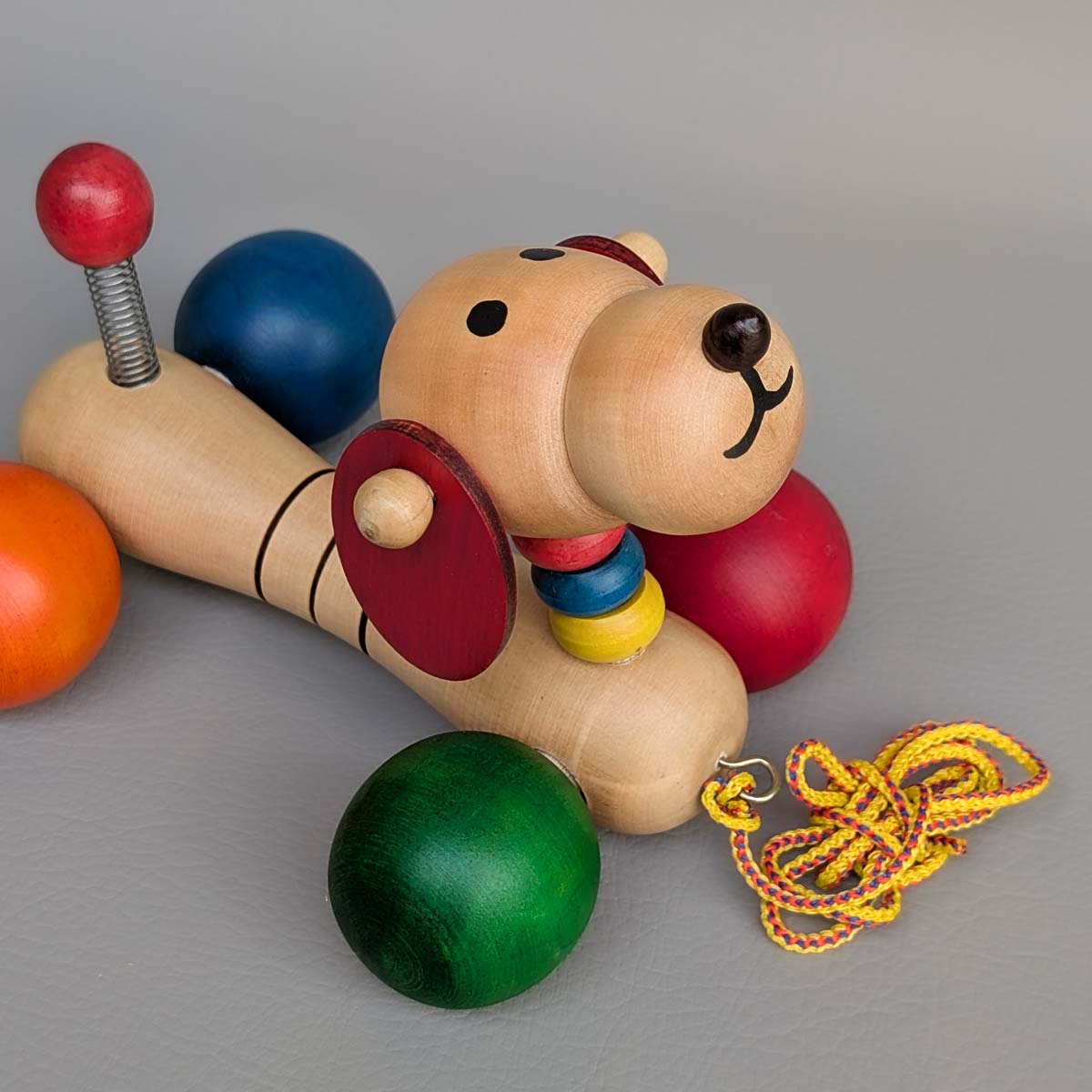 Perro Salchicha de Madera