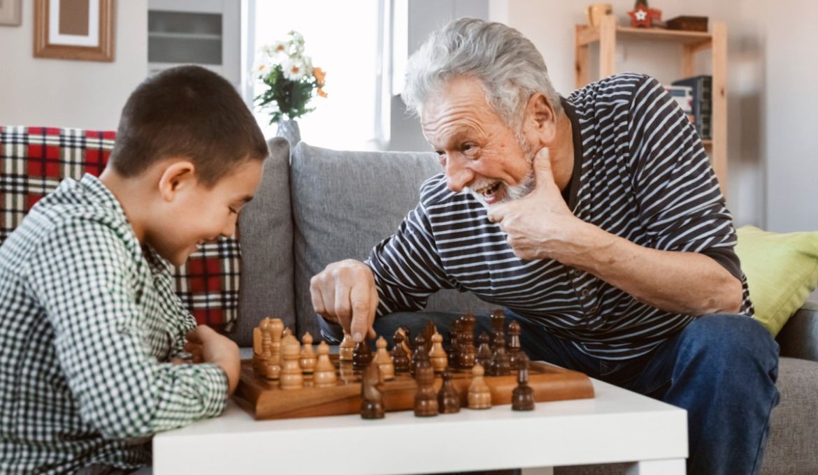 Cómo Los Juegos De Mesa Pueden Integrar Generaciones Y Unir A La Familia