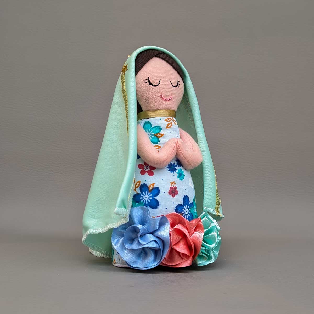 Muñeca Virgen de Guadalupe