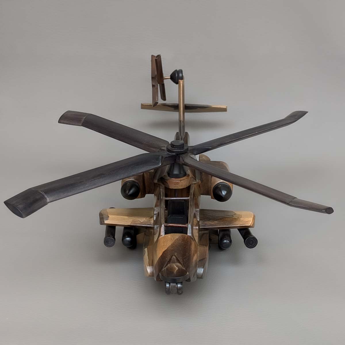 Helicóptero de Colección- Modelo: Boeing AH-64 Apache