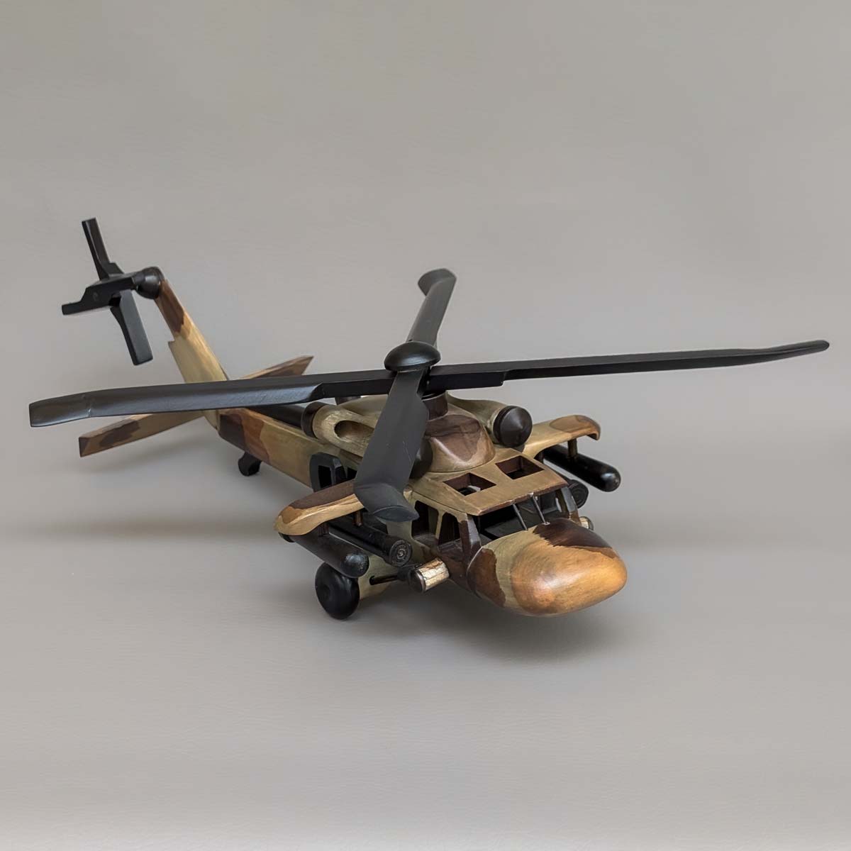 Helicóptero de Colección - Modelo: Arpía AH-60L