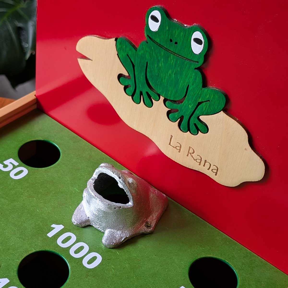 Juego la Rana / Sapo portátil en madera, ideal para integración y diversión en cualquier lugar. Foto detalle