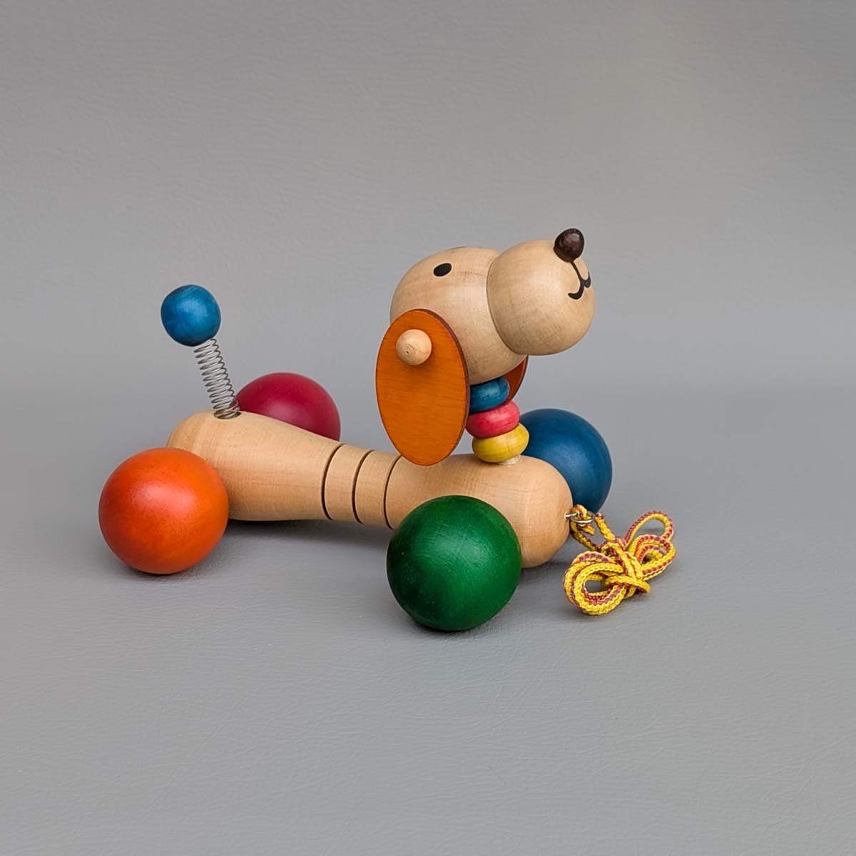 Perro Salchicha de Madera