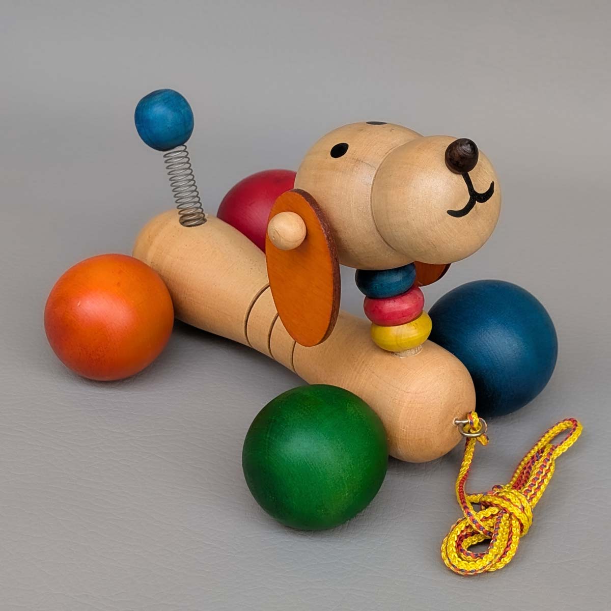 Perro Salchicha de Madera