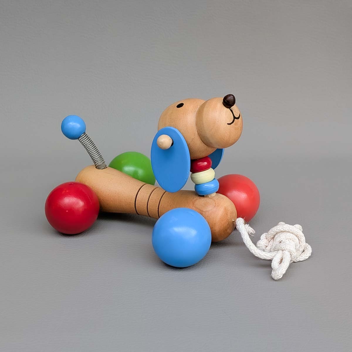 Perro Salchicha de Madera