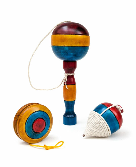 Juegos tradicionales yoyo, trompo, balero